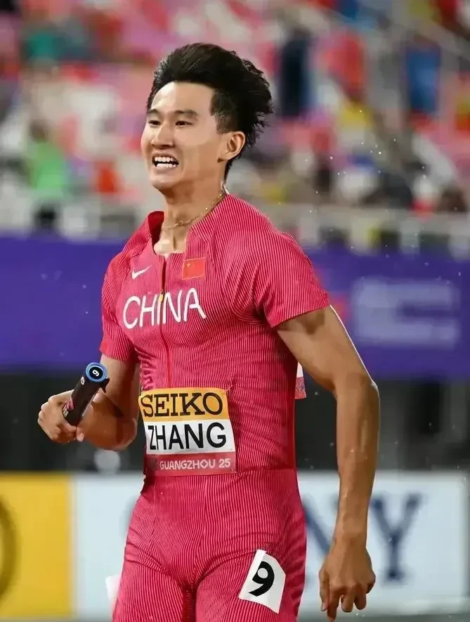 田径选手发挥出色,荣膺最佳MVP的简单介绍 田径选手发挥出色,荣膺最佳MVP的简单介绍