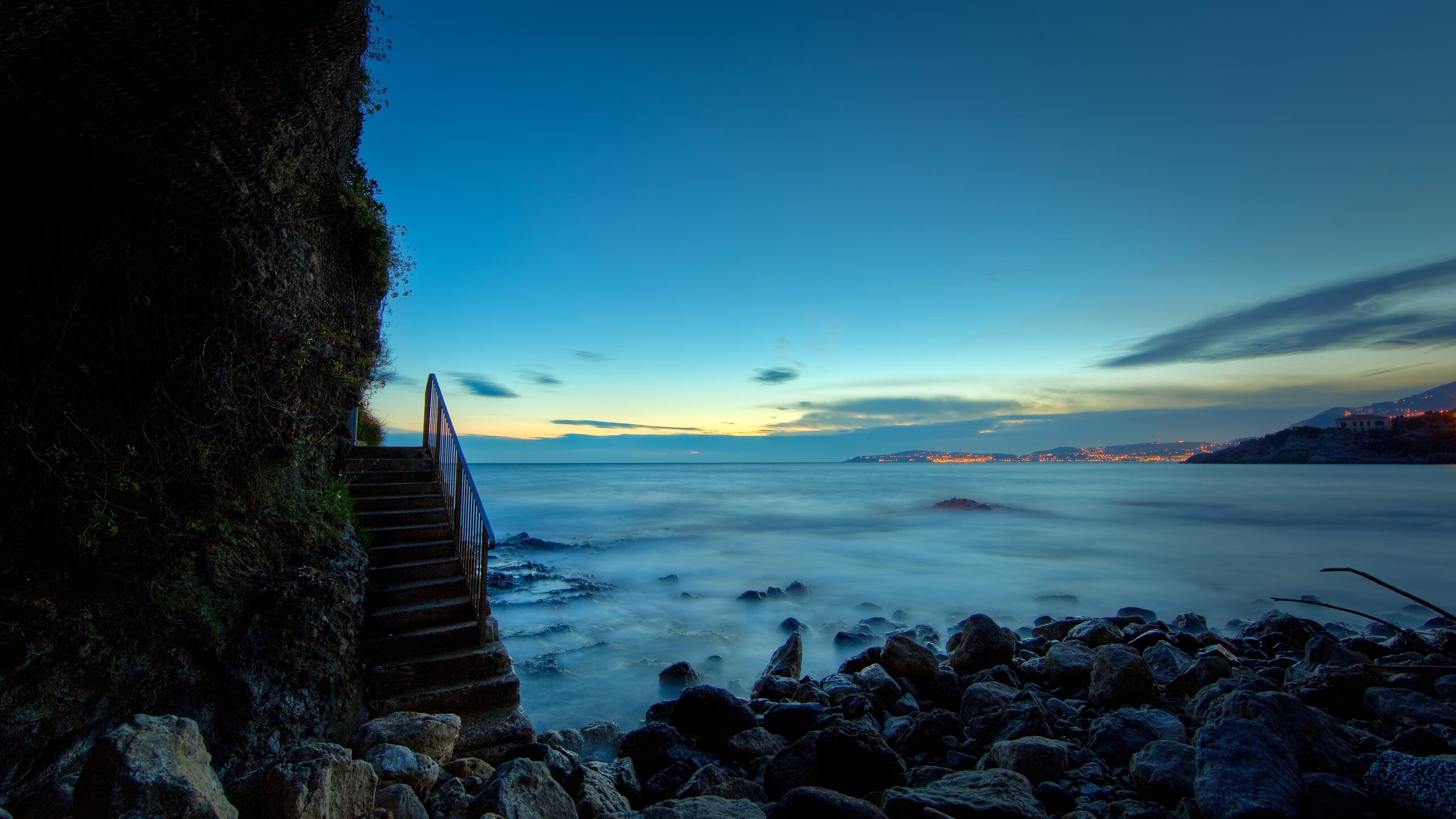 欧冠决赛之夜，阿尔瓦雷斯的终极独舞 心弦上的无声节拍 记那夜，当阿尔瓦雷斯以灵魂的指尖，拨动了整座球场的脉搏