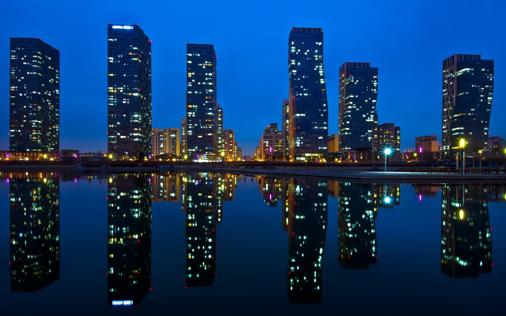 德甲争冠不眠夜，一个范弗利特式的防守如何绞杀了冠军悬念