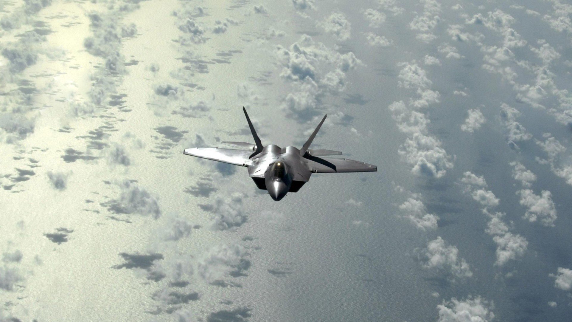 急速过弯，鹈鹕横扫晋级，杜兰特竟在F1年度争冠赛接管方向盘